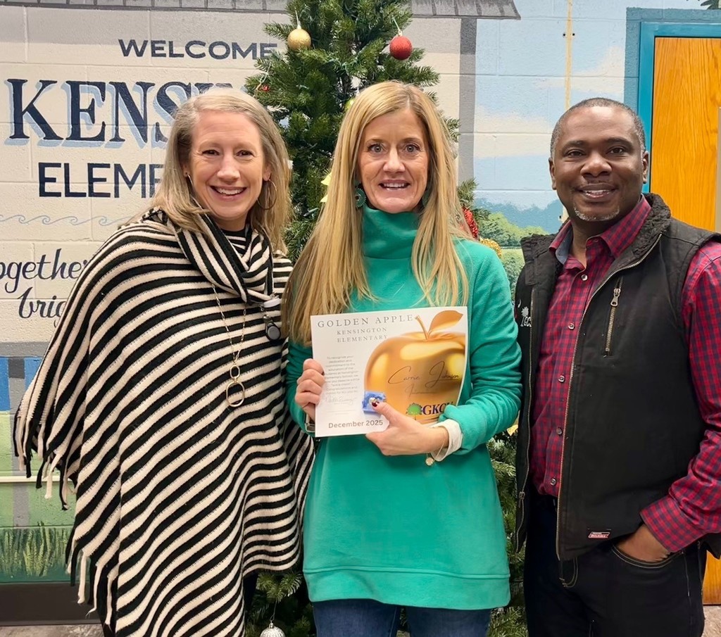 Nikki Ewing (representative from Georgetown Kraft Credit Union), Carrie Johnson, and Dr . Maurice Cobb