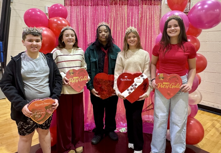 Sixth grade Sweetheart Court: Sutton Baylor, Henley Jordan, Aiden Portal, Mady Floyd, Sawyer Kate Cox