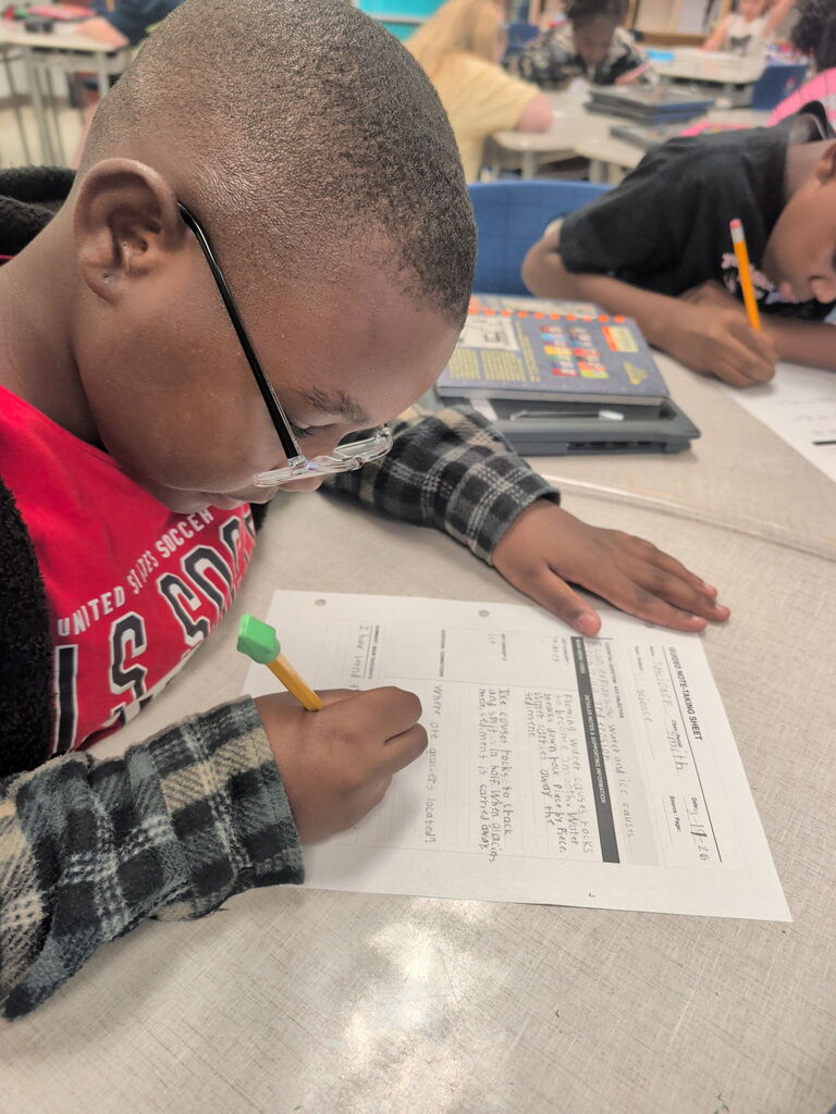 4th graders are learning the importance of taking and organizing notes as they research information for their PBL project. 