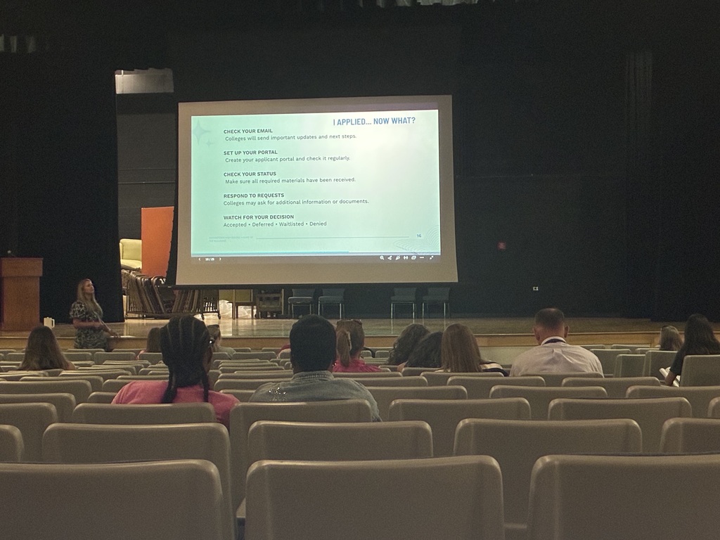 Thank you to all of our senior families who joined us for our Senior Information Session! 🎓 We are here to partner and support you and your senior through this important year and help them cross the #FinishLine ready for their next chapter.🐾 #FinishLine #Bulldogs #SeniorYear #BulldogPride