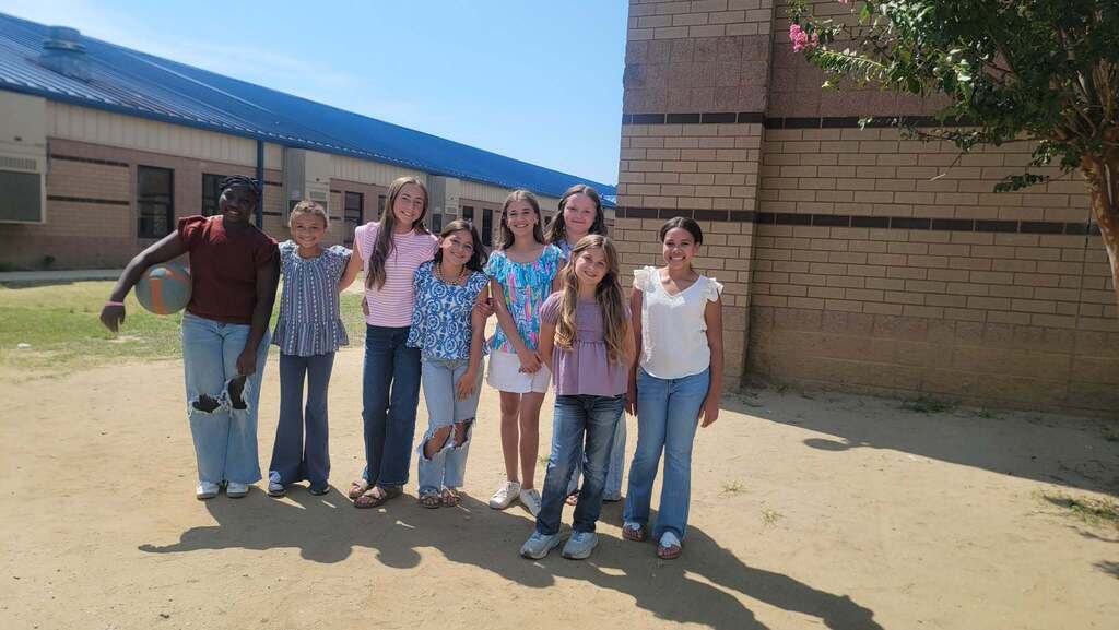 📸💙 BIG BLUE PUT IT ON FOR PICTURE DAY! 💙📸 Last Friday, our Bulldogs showed up and showed OUT for school pictures! 😍 Everyone looked so nice, and we loved seeing our students and staff looking their best. BIG BLUE was definitely giving! 🐾💙