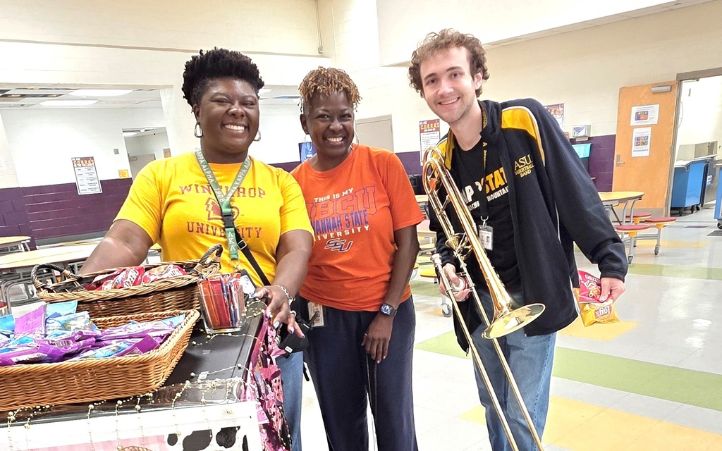 administrative team delivered treats to teachers and staff to thank them for working so hard