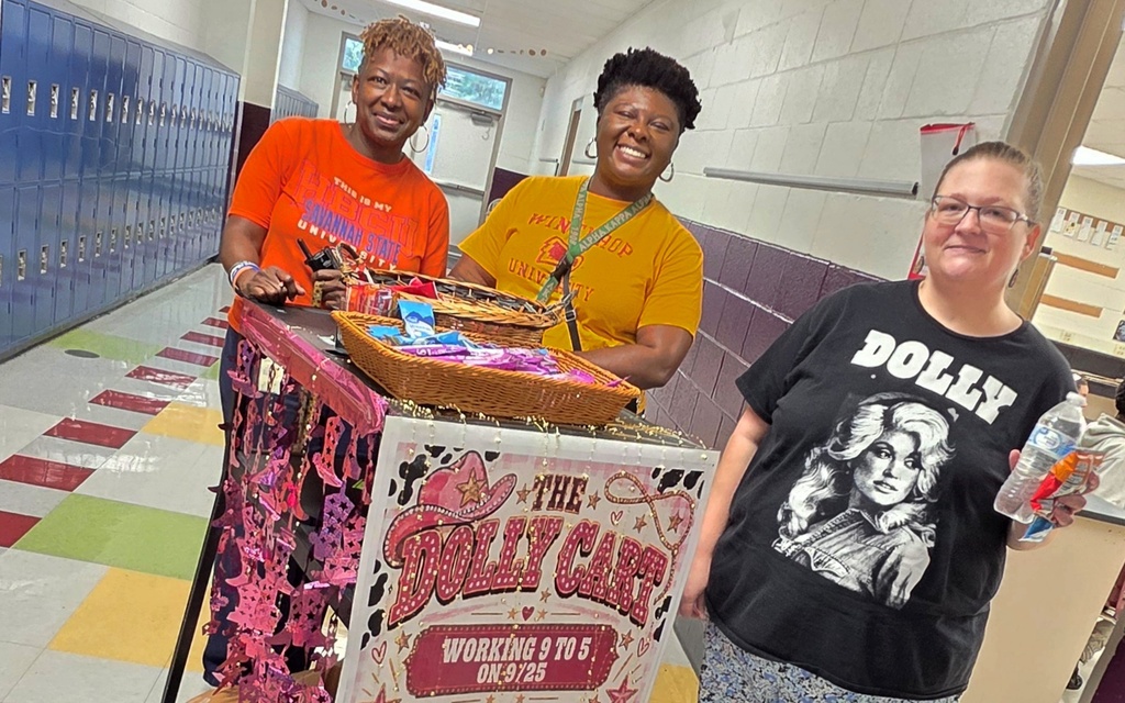 administrative team delivered treats to teachers and staff to thank them for working so hard