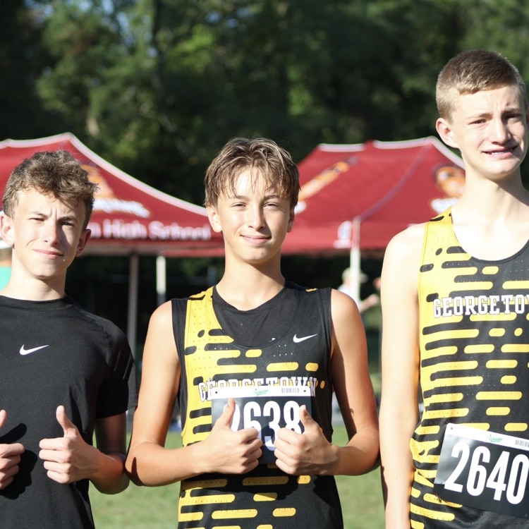 The Milford XC Invitational was a blast this morning! 🏅Shoutout to all of our athletes for running hard this morning!