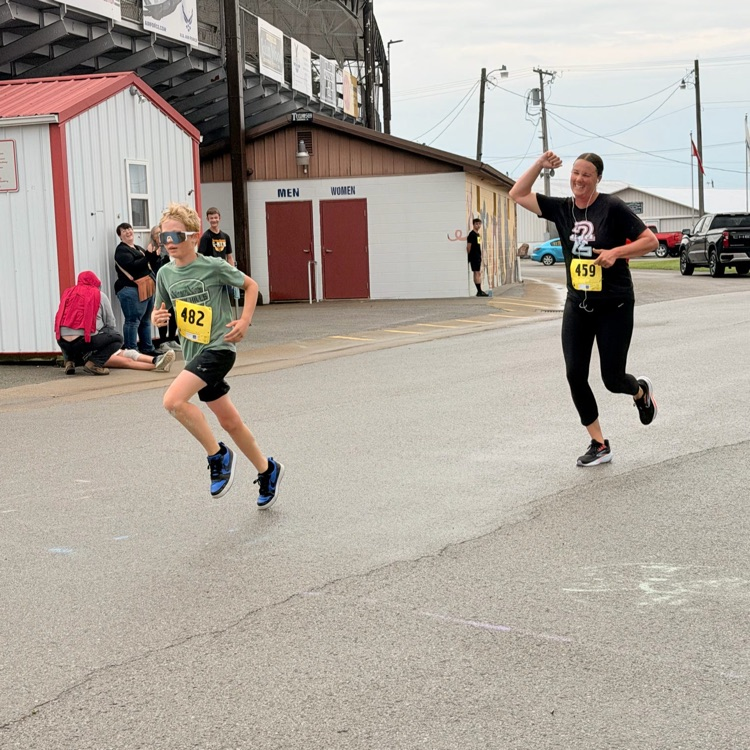 It was a great morning for the fourth annual Hustlin' 5K! 