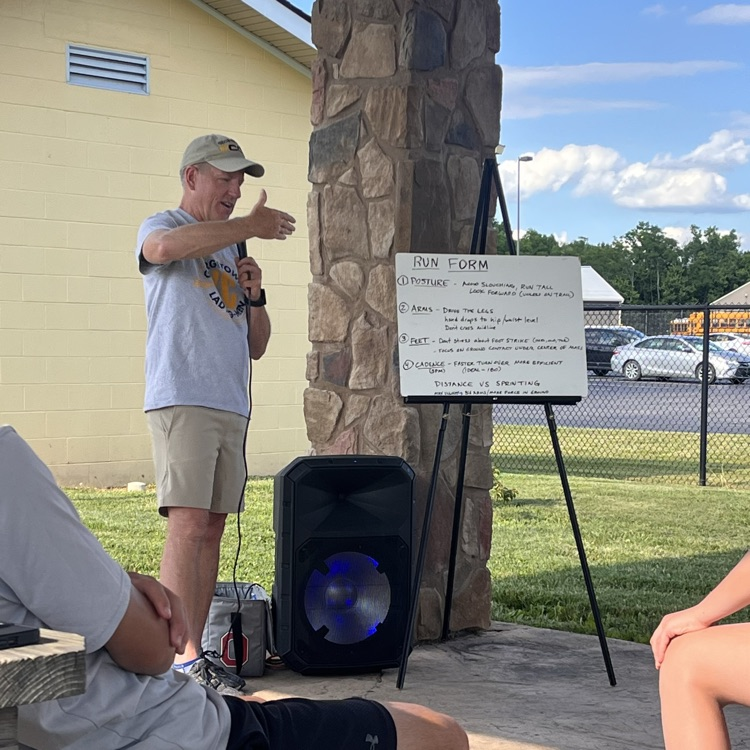 Night 2 of Running Camp featured a run on the Vern Hawkins Cross Country Trail, discussions on proper running form and the importance of strength training, and a true cross country workout led by Makayla Florence! 