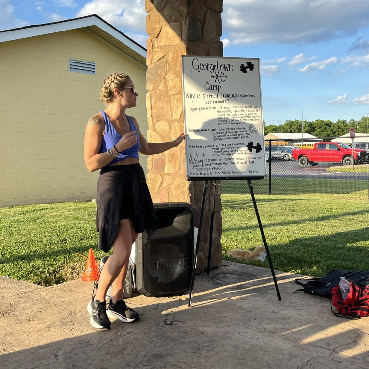 Night 2 of Running Camp featured a run on the Vern Hawkins Cross Country Trail, discussions on proper running form and the importance of strength training, and a true cross country workout led by Makayla Florence! 