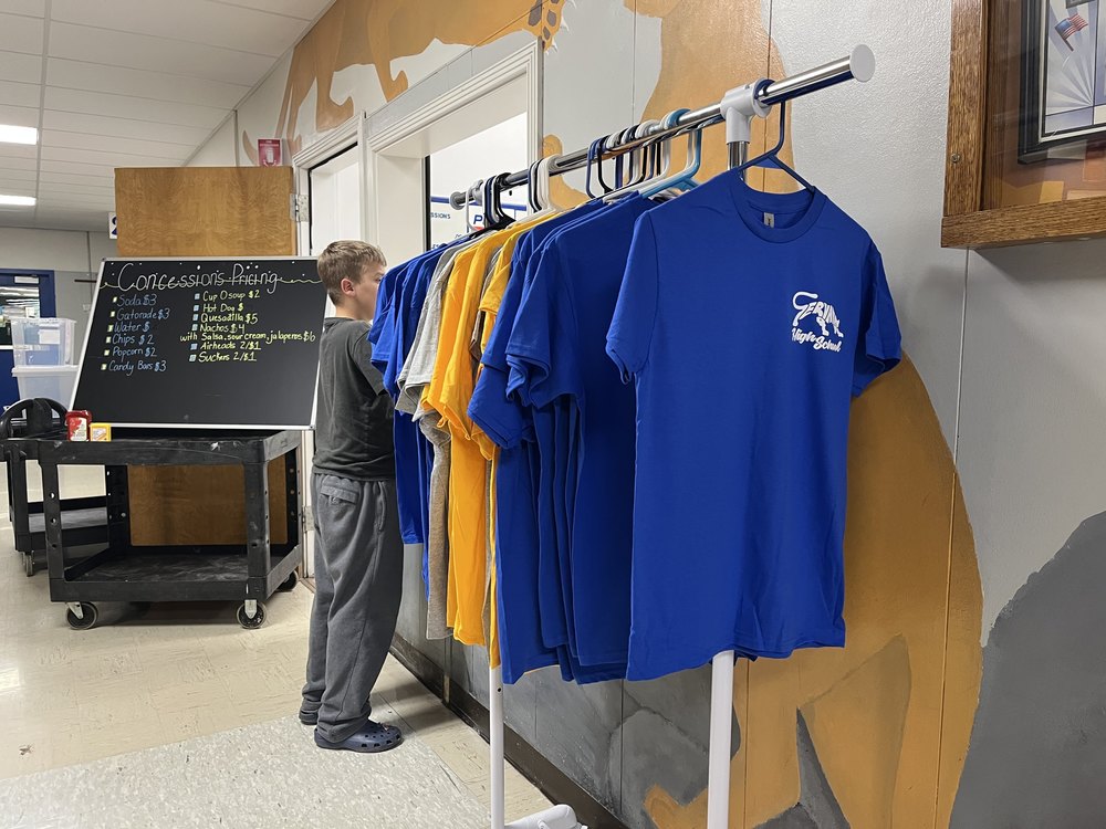 Student Browsing Current Gervais Gear