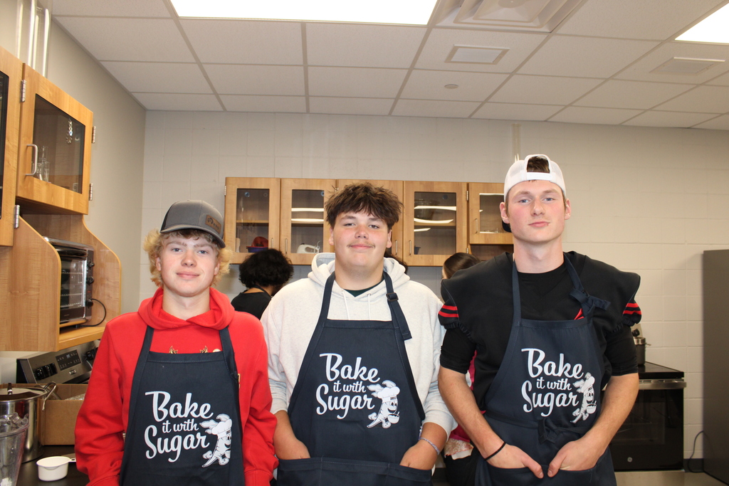 students in cooknig class