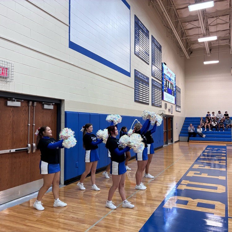 cheering at volleyball 