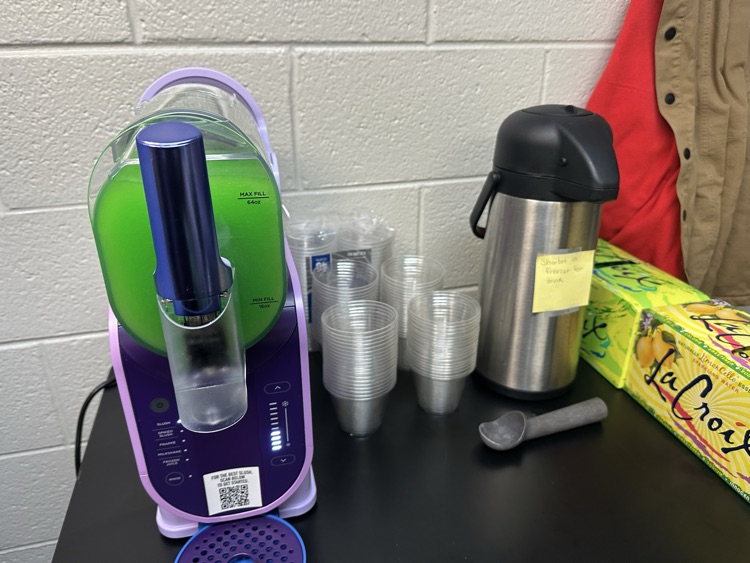 green and gold lunch