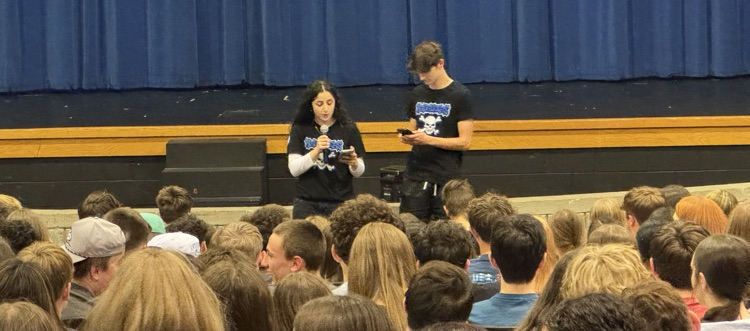 students talking at orientation 