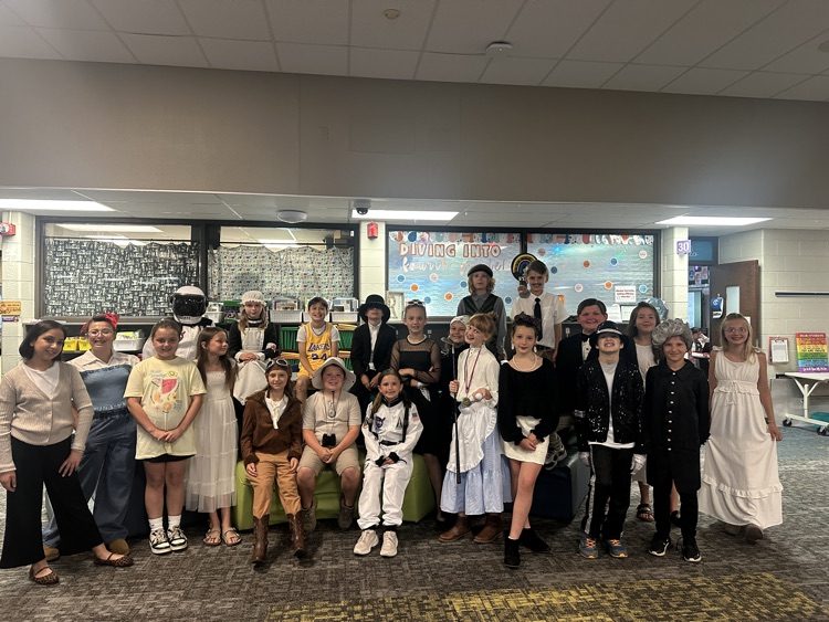Image of fourth grade students dress for wax museum project