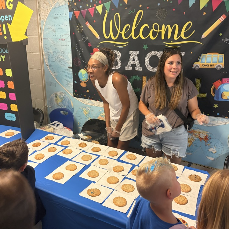Parsons PTO handing out cookies