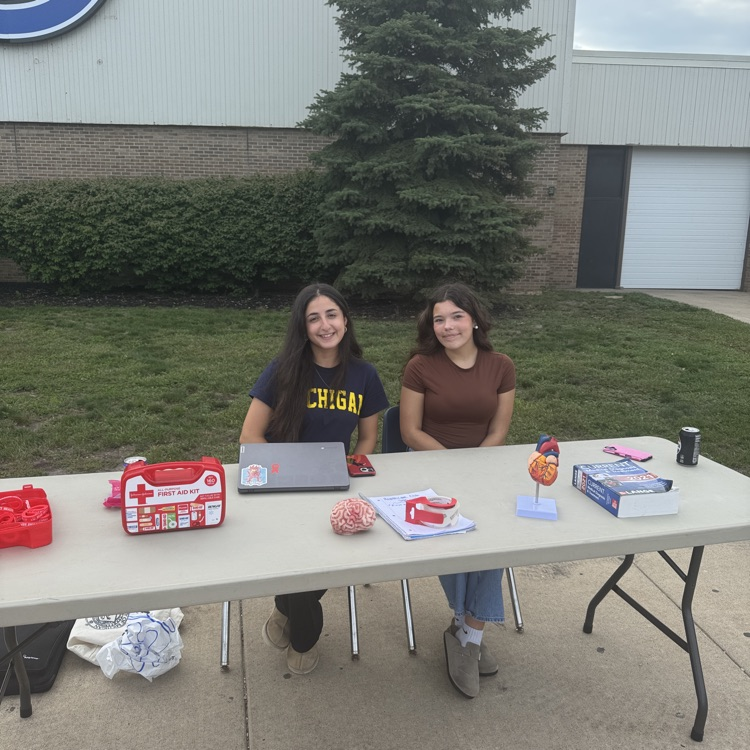 students promoting their health sciences club