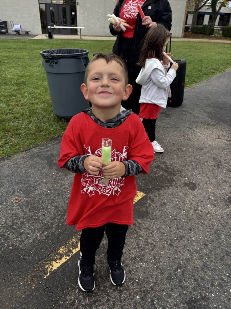 Students participating in Chapman’s Fun Run on Friday, running, walking, and cheering each other on. Thank you to our PTO for organizing such a fun event!