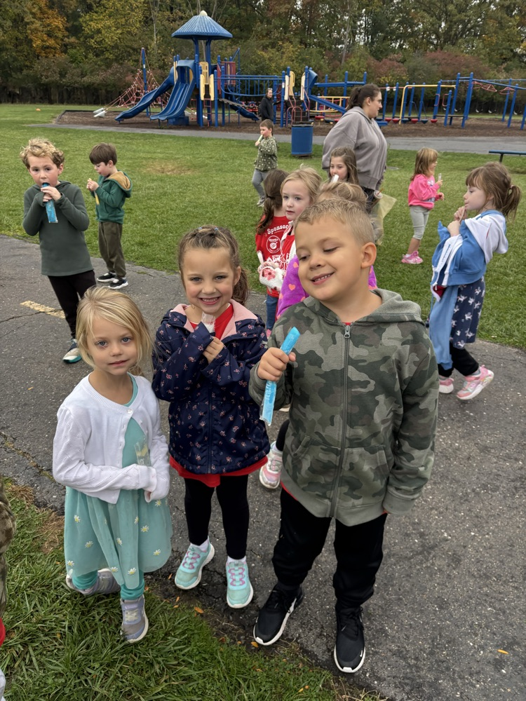 Students participating in Chapman’s Fun Run on Friday, running, walking, and cheering each other on. Thank you to our PTO for organizing such a fun event!