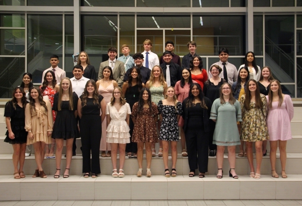 beta club dress code Beta Club Week is in full swing! Today we are wearing bright "Colors of Kindness! Join us tomorrow as we dress like school leaders (teachers, principals, counselors, etc.)!