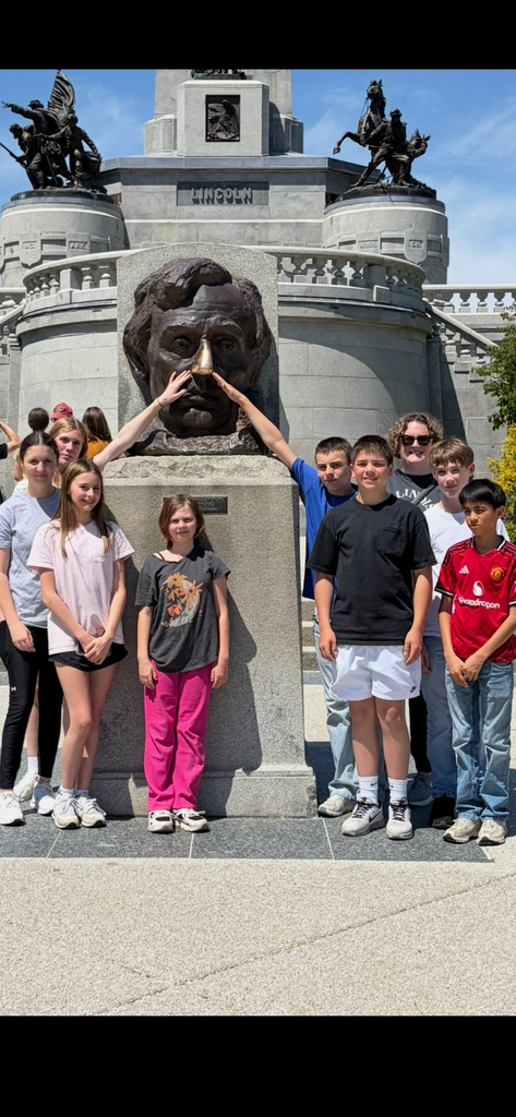 Seventh graders had a fantastic day visiting the Lincoln sites in Springfield.  