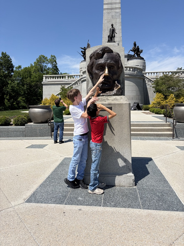 Seventh graders had a fantastic day visiting the Lincoln sites in Springfield.  