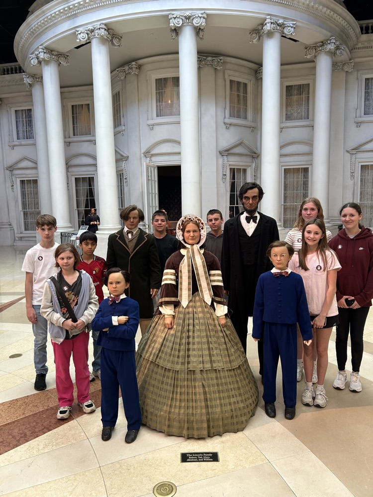 Seventh graders had a fantastic day visiting the Lincoln sites in Springfield.  
