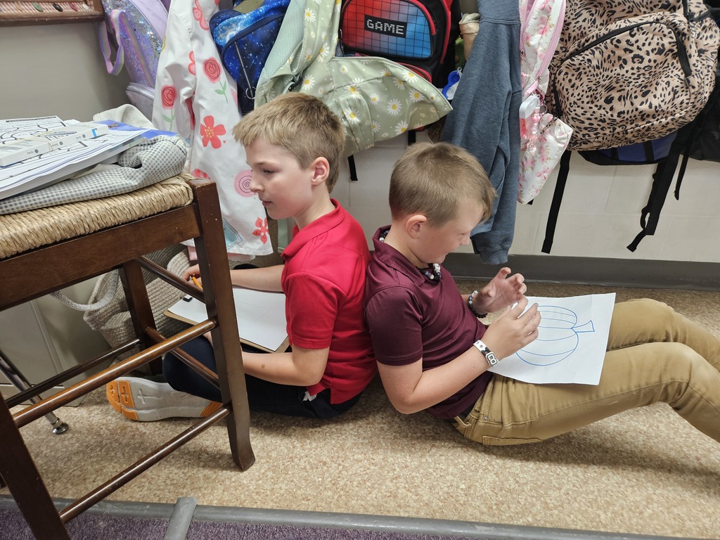 Mason tries to describe a pumpkin to Colton