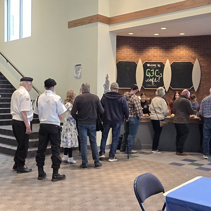 Our veterans enjoyed breakfast in the cafe. 