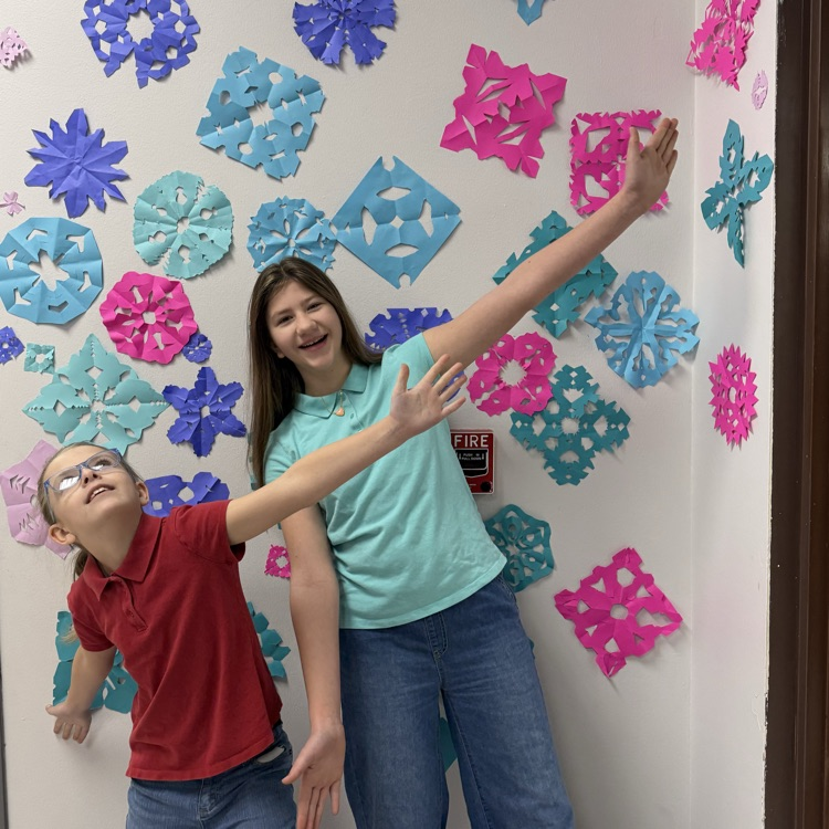 4th and 5th grade cut paper snowflakes