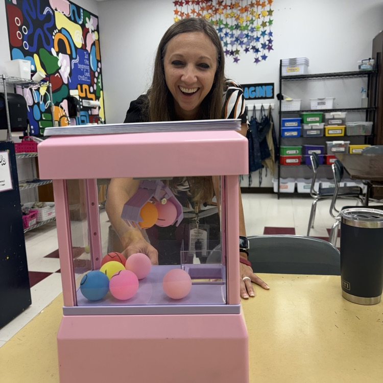 Mrs. Nikki and the claw machine