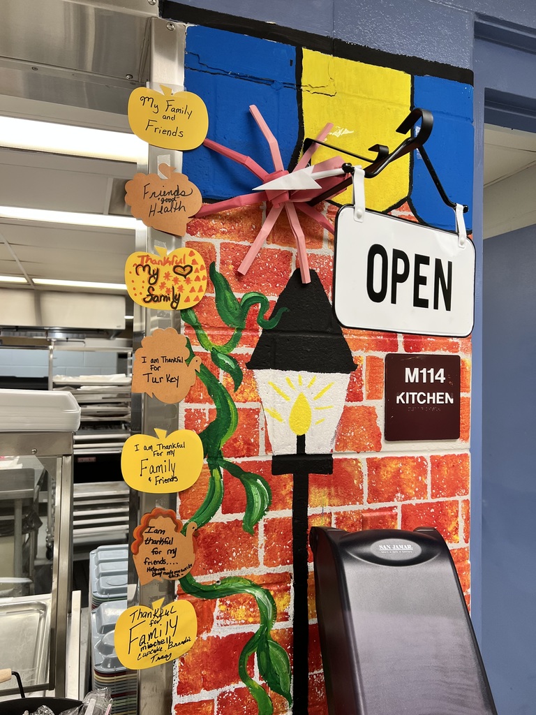 Image of several thankfulness notes