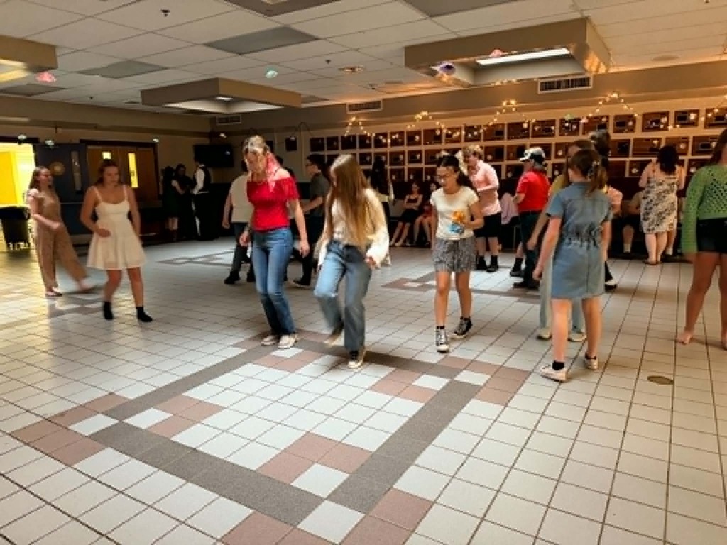 students line dancing
