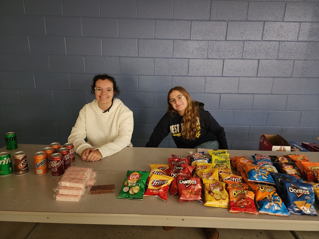 student council officers selling concessions