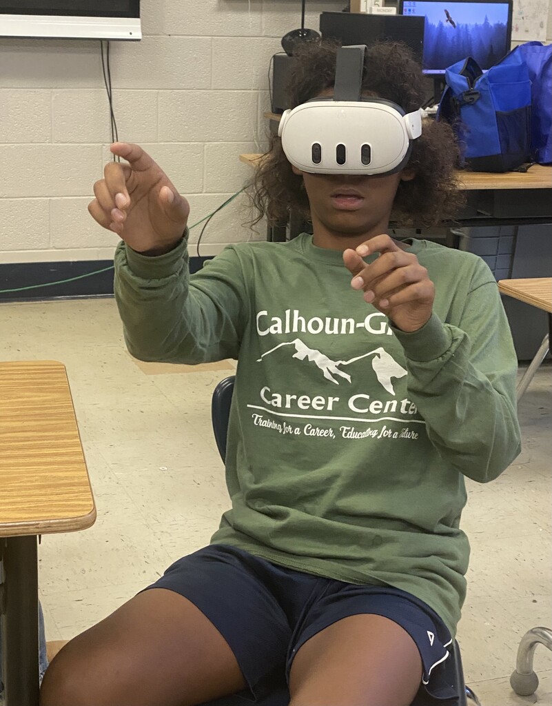student with vr headset 
