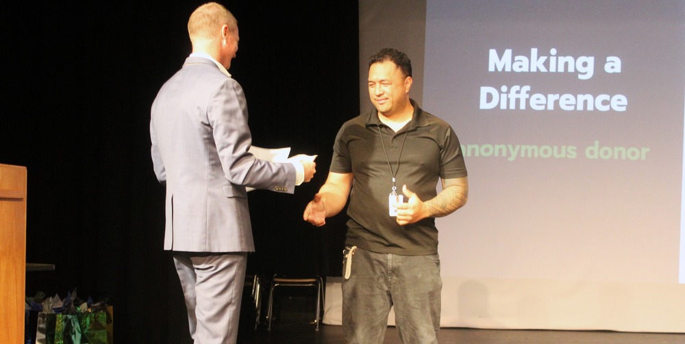 buck receiving award