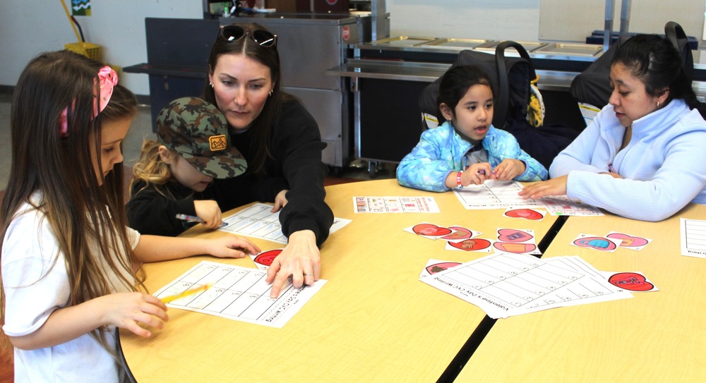 kindergarteners with parents