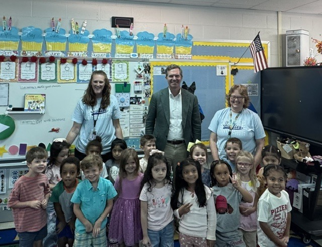 Gov. Beshear and Ms. Edmonds class