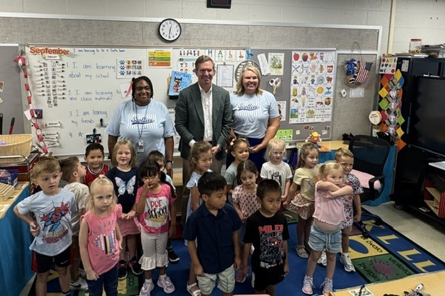 Gov. Beshear and Mrs. Witt's class