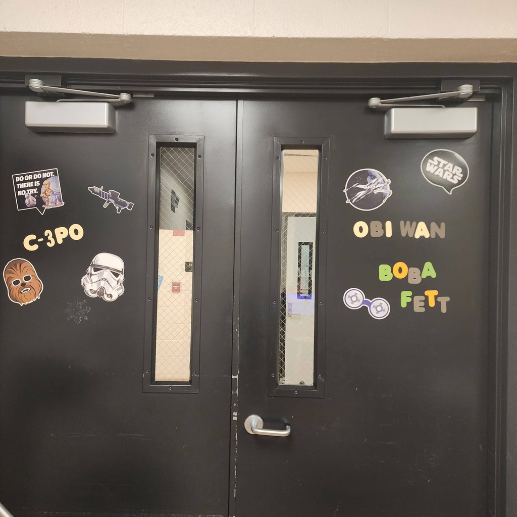 Star Wars characters on the doors. C-3PO, Obiwan and Boba Fett