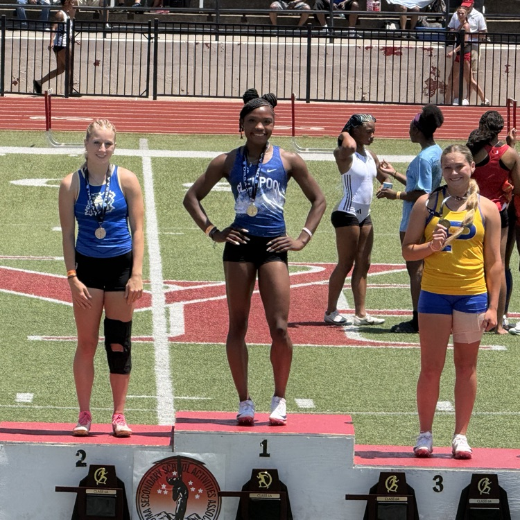 5A Girls 200 meter State Champion, Saniya Craven. Set the State record, 23.18.