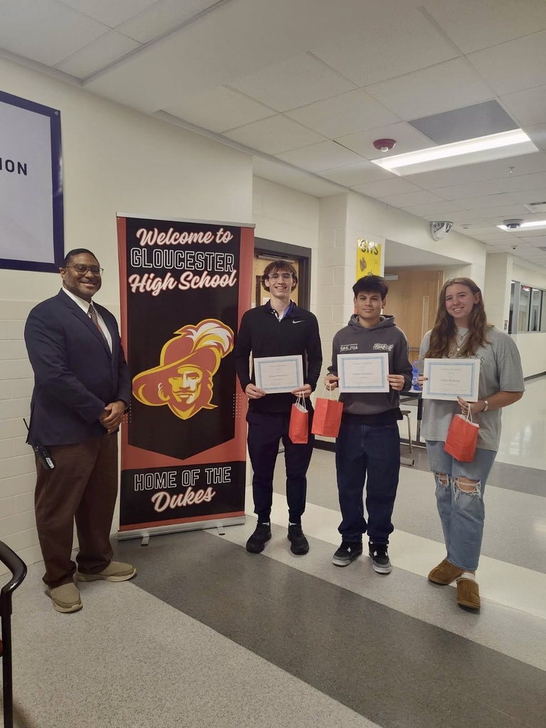 ongratulations to our Students Of the Month: 9th Grade: Myelih Smith & Pari Ray 10th Grade: Anthony Nester & Kryshire Cooke 11th Grade: Tessa Carteret & Xander Hernandez 12th Grade: Richard Wolford Jr. & Nadia Holloway