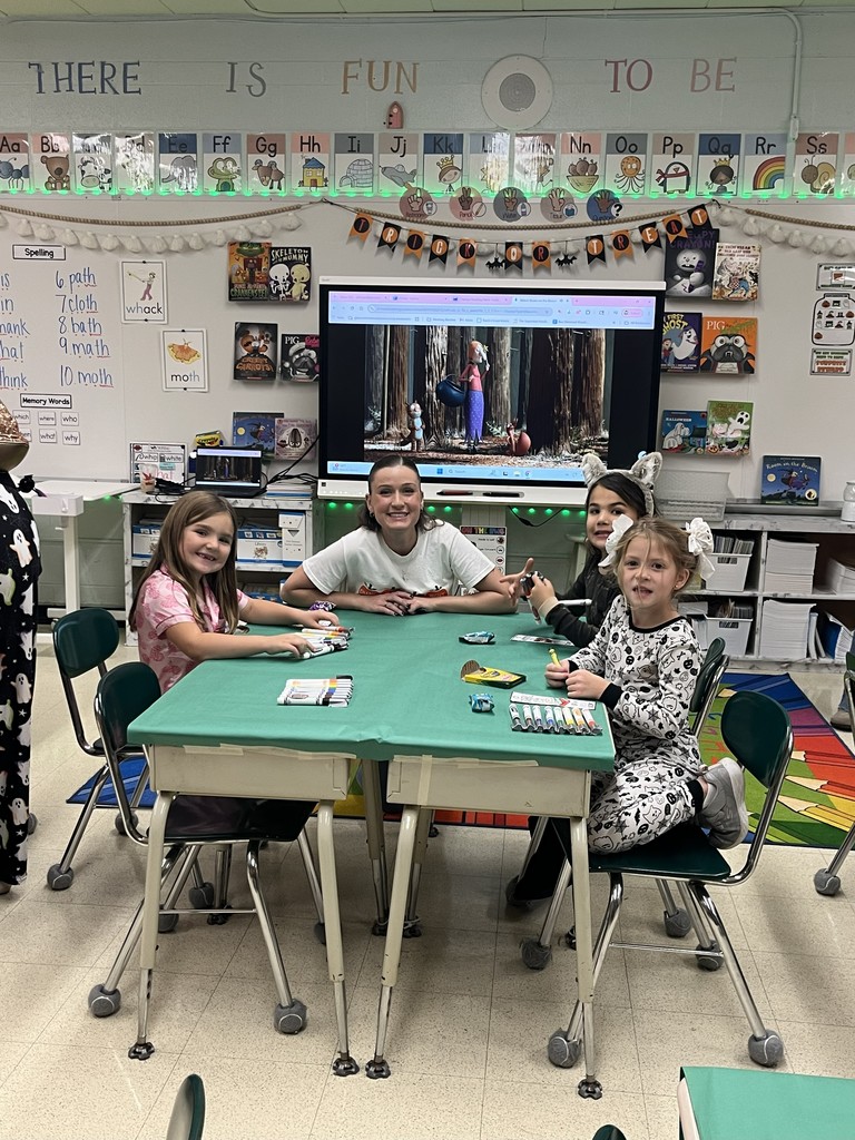 Students making a craft at Champ's Reading Patch