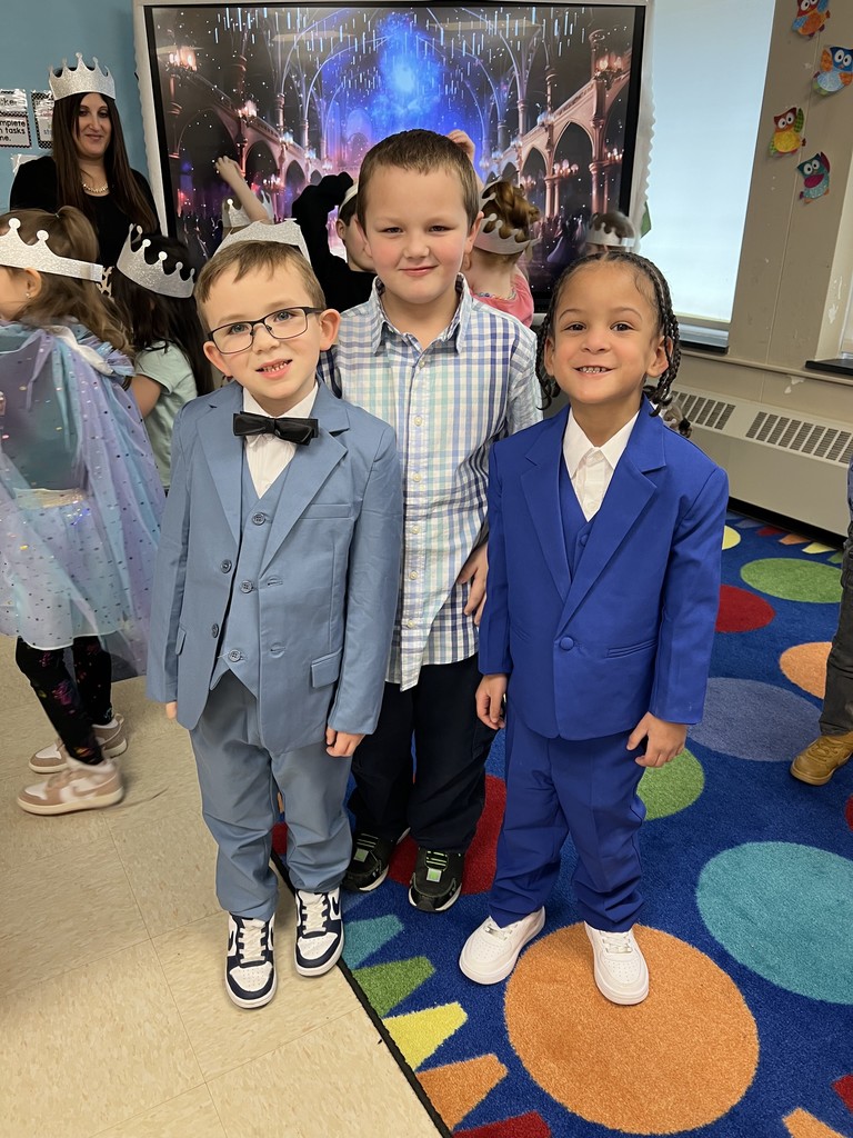 👑✨ Kingsborough Kindergarten Royal Ball ✨👑  Our little scholars had a magical time at the Kingsborough Kindergarten Royal Ball! Dressed as princes and princesses, they danced, laughed, and created beautiful memories fit for royalty. A day full of joy, imagination, and enchantment! 💫🎭💖 #RoyalBall #LittleScholars #KingsboroughMagic