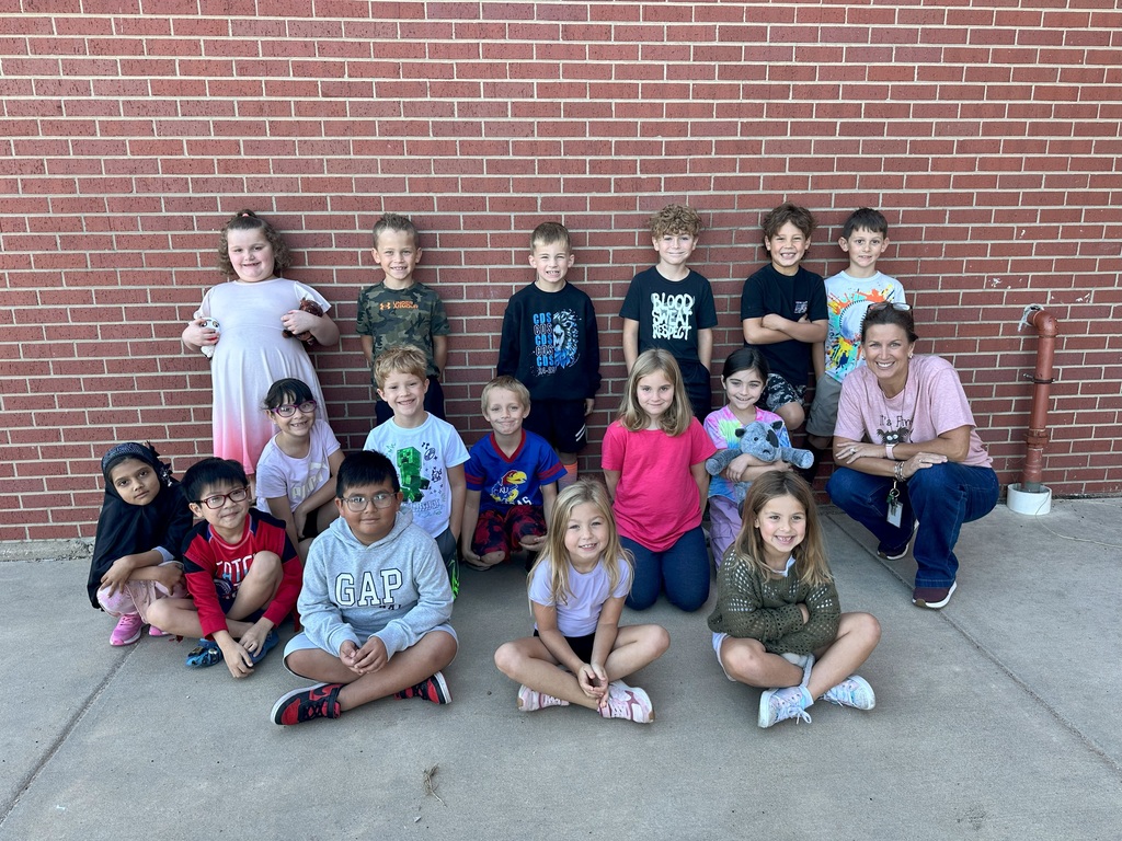 Pajamas, popsicles, and extra recess? Yes please! All three Penny Wars winning classes got a special day to be pampered! It was a beautiful day to play outside with PTO's extra recess activities, wear comfy PJs, and enjoy a cool treat! 