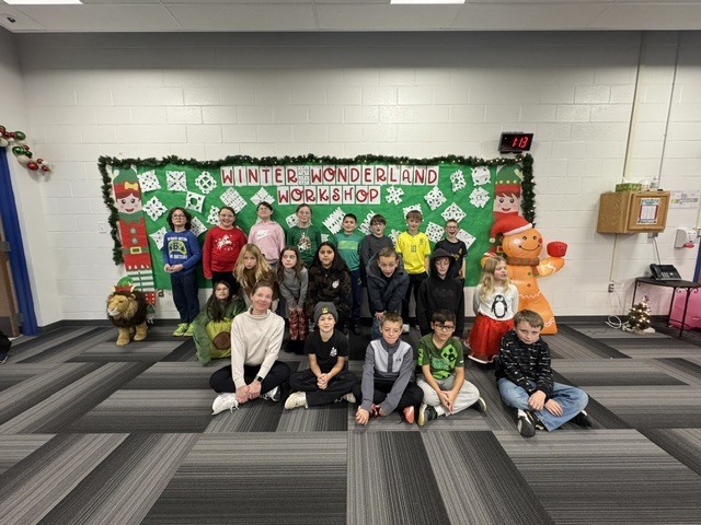 Snowy smiles all around! We love seeing our students dive into hands-on holiday fun at the PTO Winter Wonderland Workshop.