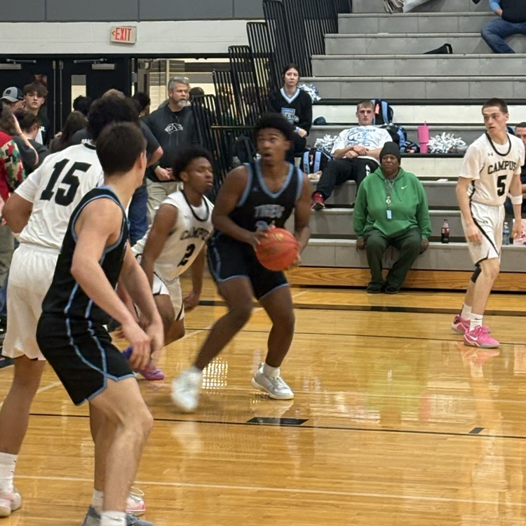 At the end of the 3rd quarter, Tigers 42 - Colts 43