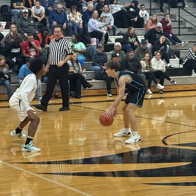 At the end of the 3rd quarter, Tigers 42 - Colts 43