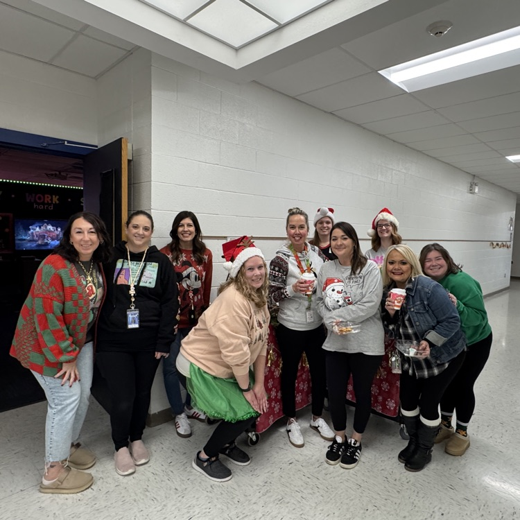 CDS PTO came around to spoil staff today and spread some holiday cheer!