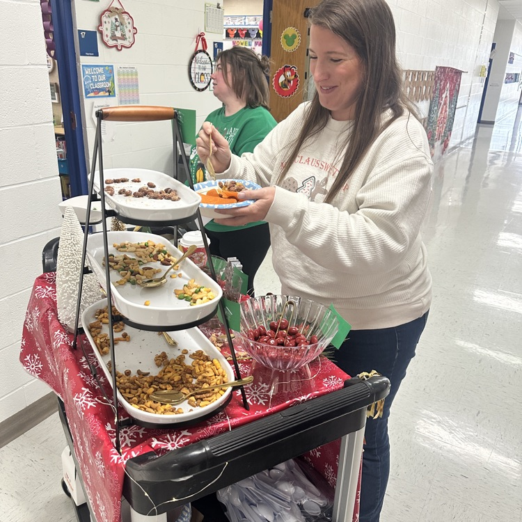 CDS PTO came around to spoil staff today and spread some holiday cheer!