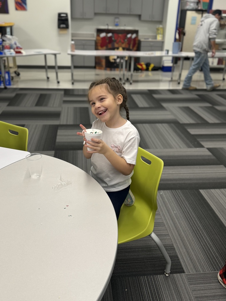 Cocoa cups in hand, marshmallow counts getting serious, and excitement buzzing through the halls.   Hot Cocoa Day was the perfect cozy pause before the break ahead.