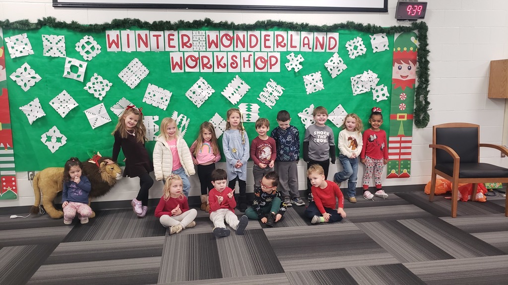 Cocoa cups in hand, marshmallow counts getting serious, and excitement buzzing through the halls.   Hot Cocoa Day was the perfect cozy pause before the break ahead.